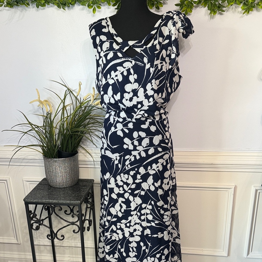 NWT R&K Blue White Floral Sleeveless Summer Flowing Maxi Dress 18